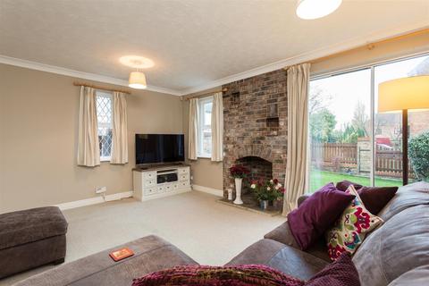 3 bedroom semi-detached house for sale - Burns Way, Clifford, Wetherby