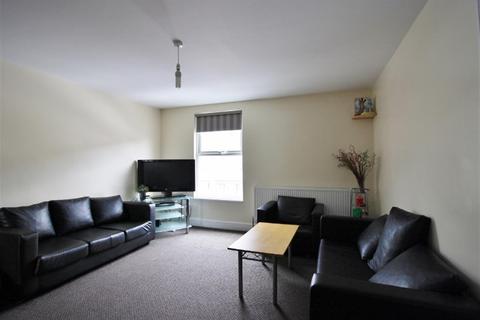 3 bedroom flat to rent - Station Road, Manor Park, London, E12 5BT