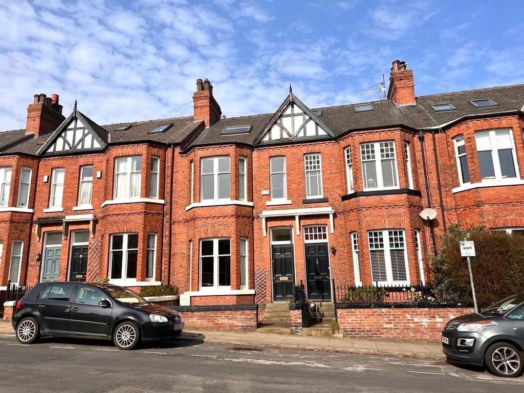 Scarcroft Hill, York 3 bed house £1,400 pcm (£323 pw)
