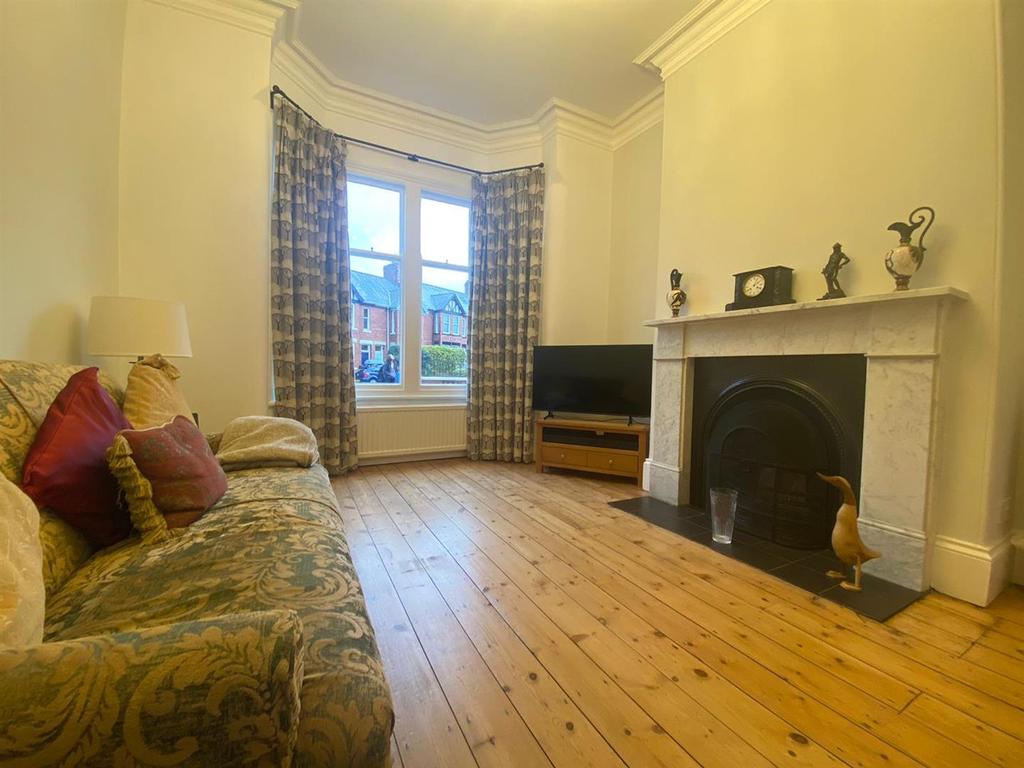 Scarcroft Hill, York 3 bed house £1,400 pcm (£323 pw)