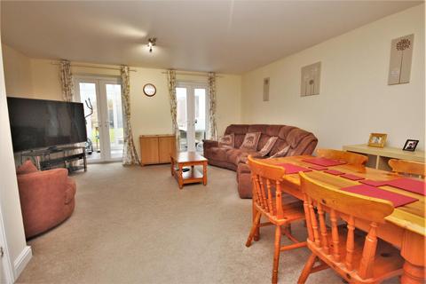 3 bedroom semi-detached house for sale - Coxwell Close, Seaford