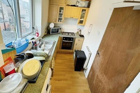 4 bedroom maisonette to rent, Wilmslow Road, Manchester, Greater Manchester, M14