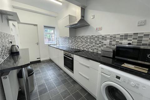 3 bedroom terraced house to rent, West Grove, Manchester, Greater Manchester, M13
