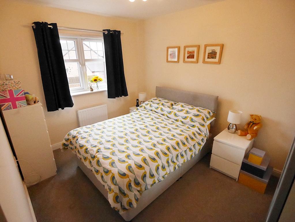 1 Hawthorn Close, Dumfries, DG1 3 TR - Braidwoods S