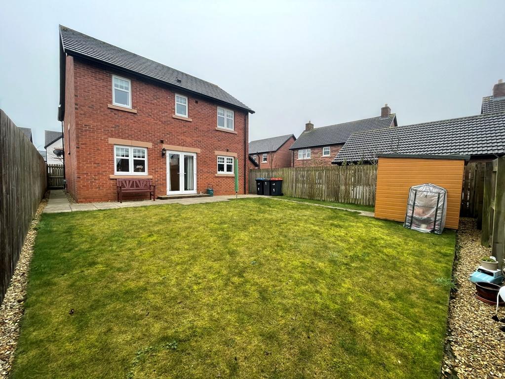 1 Hawthorn Close, Dumfries, DG1 3 TR - Braidwoods S