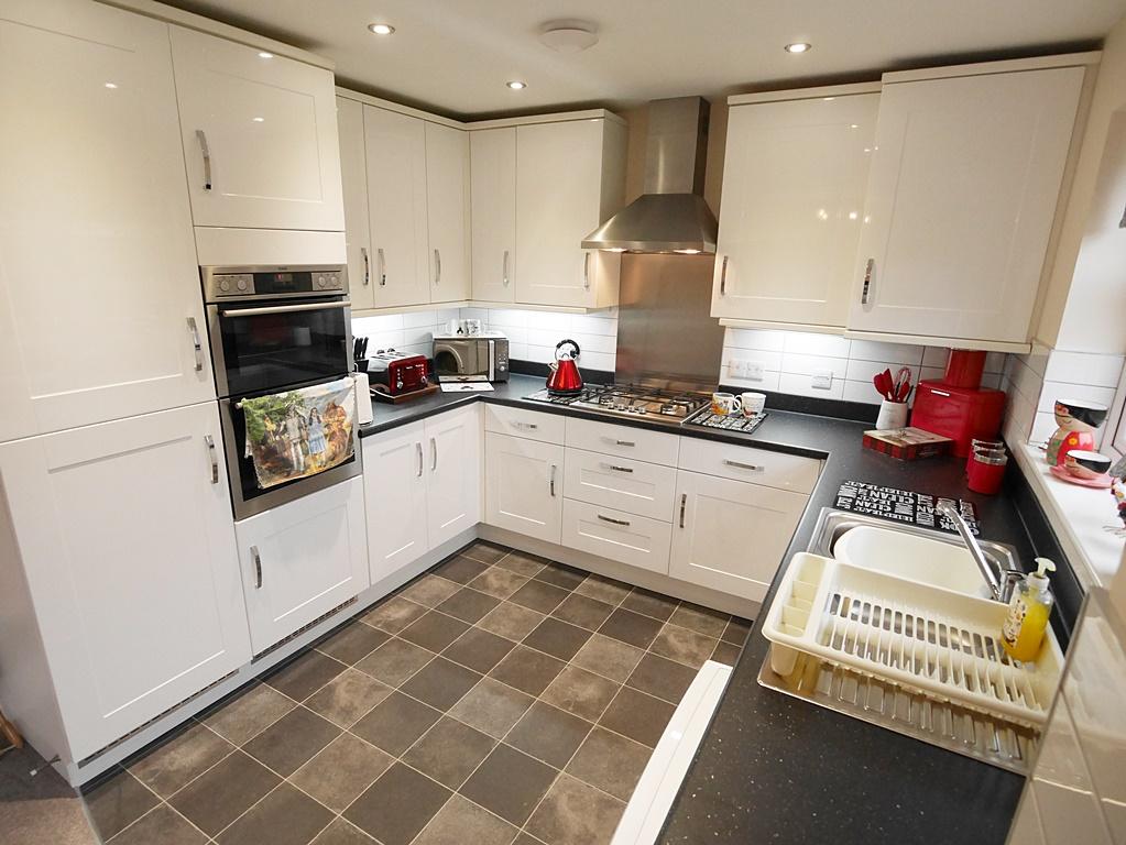 1 Hawthorn Close, Dumfries, DG1 3 TR - Braidwoods S