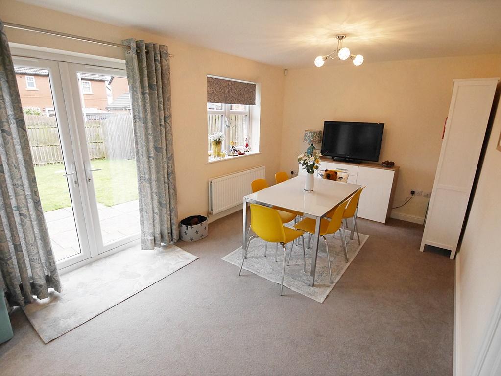 1 Hawthorn Close, Dumfries, DG1 3 TR - Braidwoods S