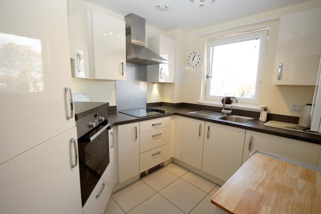 45 Oakwood Court, INVERNESS, IV2 3FN 2 bed apartment for sale £260,000