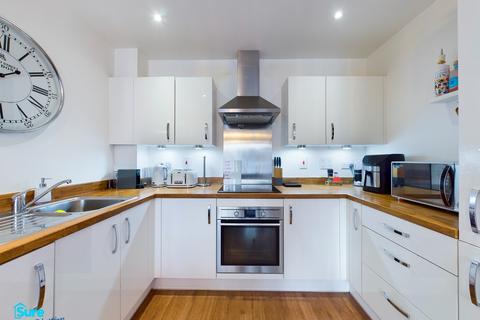 2 bedroom apartment to rent - Richardson House , The Embankment, Hemel Hempstead, HP3 9GA