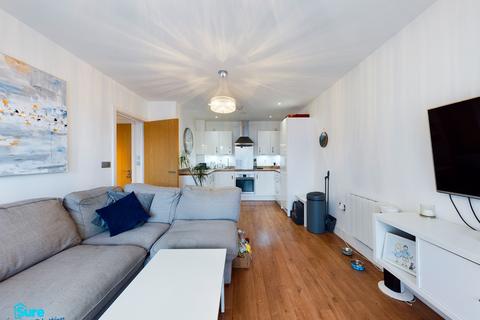 2 bedroom apartment to rent - Richardson House , The Embankment, Hemel Hempstead, HP3 9GA