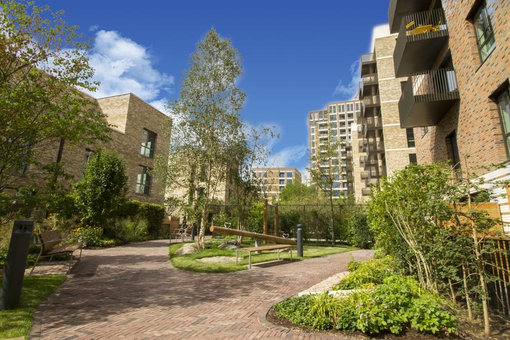 Garden Houses &amp; S...