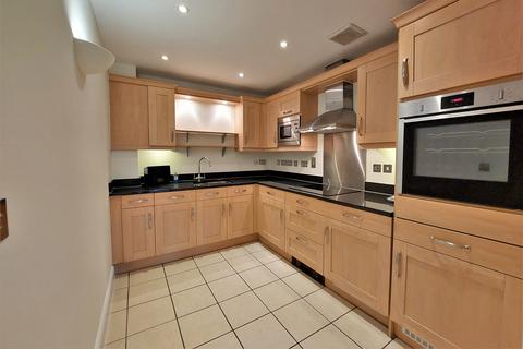 2 bedroom apartment for sale - Between Streets, Cobham, Surrey, KT11