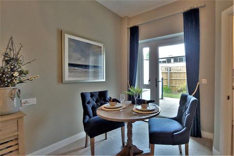 2 bedroom apartment for sale - Queens Road, Weybridge, Surrey, KT13