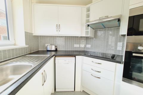 1 bedroom apartment for sale - Manor Road North, Hinchley Wood, Surrey, KT10
