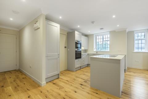 2 bedroom apartment for sale - Lammas Lane, Esher, Surrey, KT10