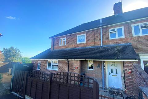 16 Brooklands Road, Farnham, GU9 9BP