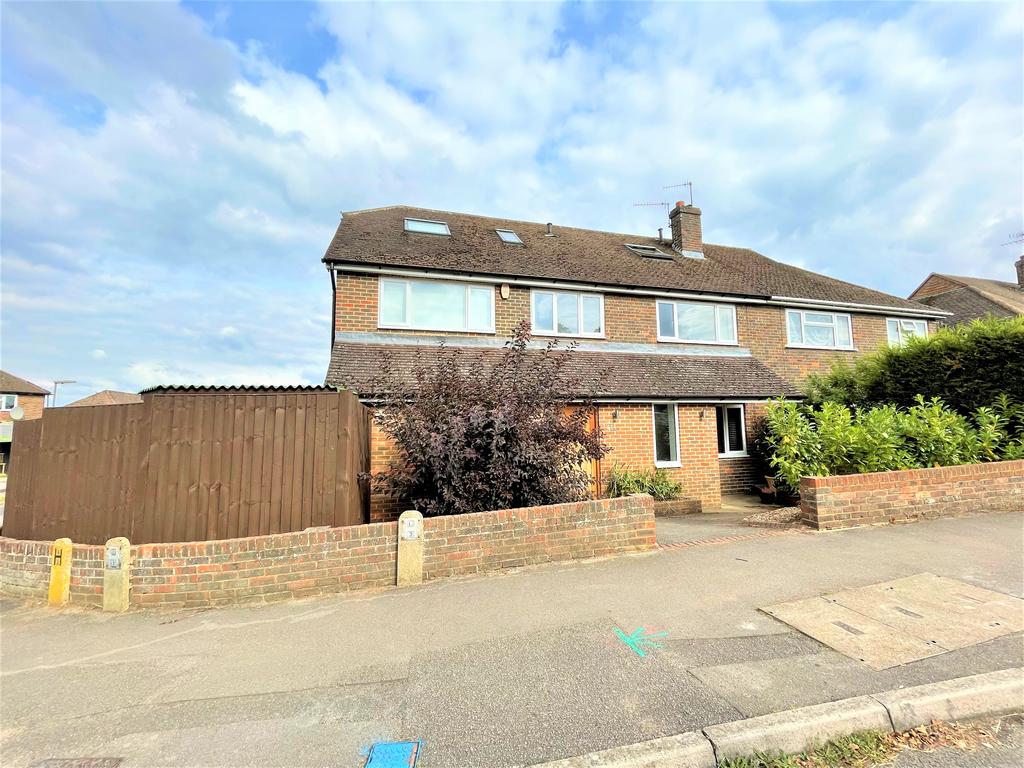 Lane, Godalming, Surrey, GU7 4 bed semidetached house £
