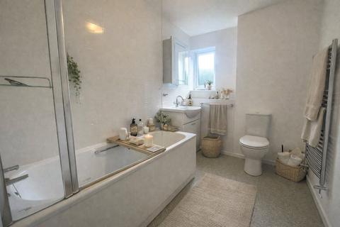 3 bedroom apartment to rent, Charterhouse Road, Godalming, Surrey, GU7