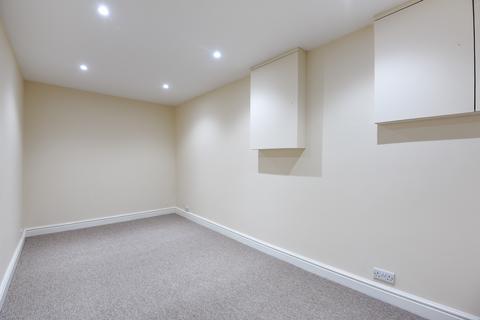 14 Bridgehill Close, Guildford, GU2 8BA