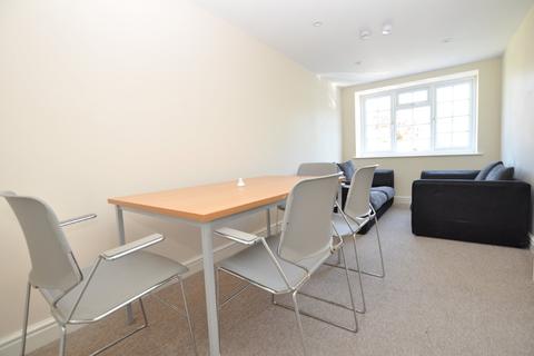 14 Bridgehill Close, Guildford, GU2 8BA