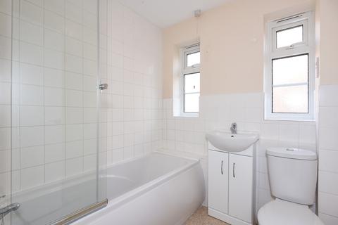 14 Bridgehill Close, Guildford, GU2 8BA