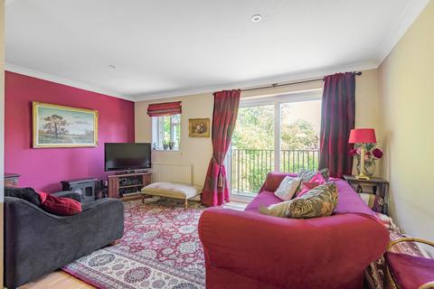 4 bedroom end of terrace house for sale - Artington Walk, Guildford, Surrey, GU2