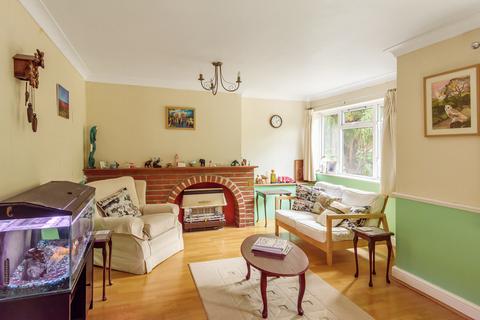 2 bedroom semi-detached house for sale - Hazel Avenue, Guildford, Surrey, GU1