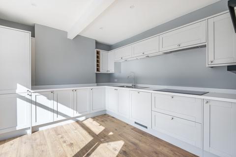 14 Weston Road, Guildford, GU2 8AS