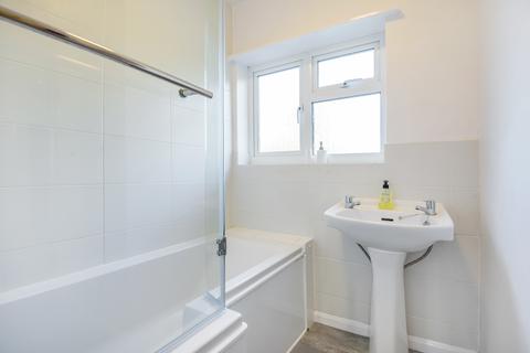 21 Manor Crescent, Guildford, GU2 9NF