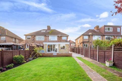 21 Manor Crescent, Guildford, GU2 9NF