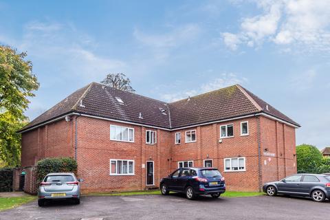 9 Cedars Court, Guildford, GU1 1YZ
