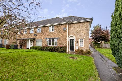 4 bedroom end of terrace house for sale - Ecob Close, Guildford, Surrey, GU3