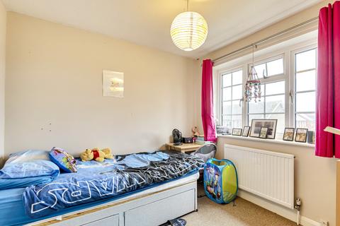 14 Ecob Close, Guildford, GU3 3HP