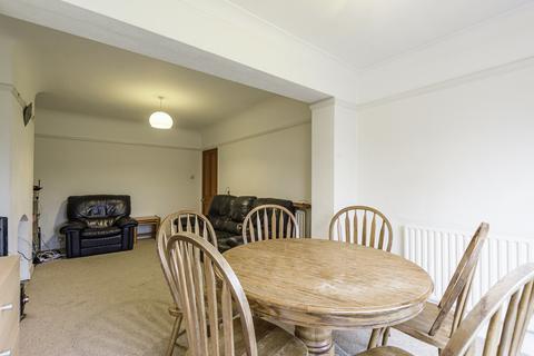 69 Beckingham Road, Guildford, GU2 8BU