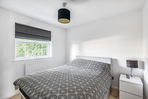 15 Cater Gardens, Guildford, GU3 3BY