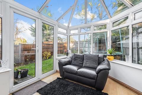 15 Cater Gardens, Guildford, GU3 3BY