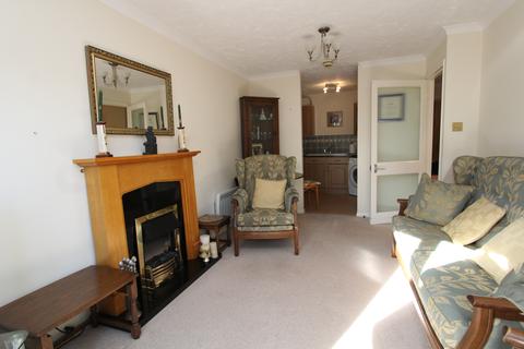 2 bedroom apartment for sale - St Peters Court, Hylton Road, Petersfield, Hampshire, GU32