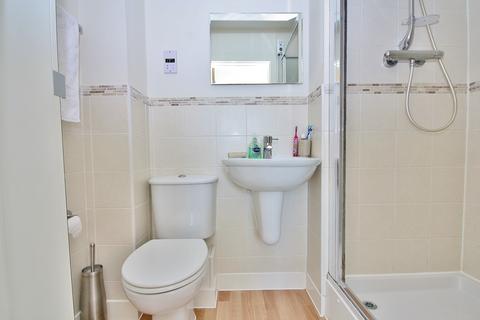 24 Baynton Road, Woking, GU22 8JT