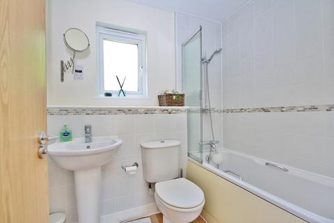 24 Baynton Road, Woking, GU22 8JT