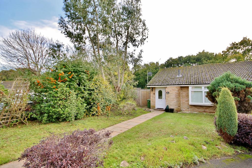 Claydon Road, Horsell, Woking... 2 bed bungalow £395,000