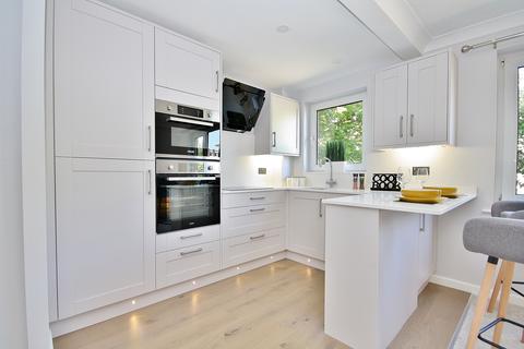 2 bedroom apartment to rent - Constitution Hill, Woking, Surrey, GU22