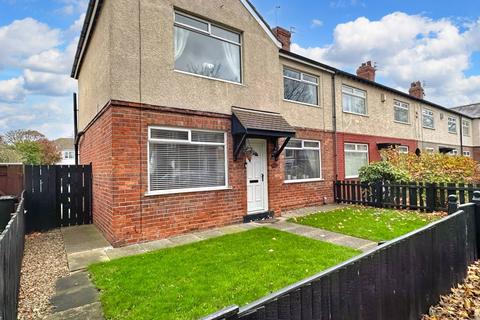 3 bedroom end of terrace house for sale - Laburnum Road, Redcar TS10