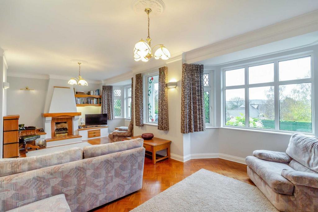 Lodge Road, Caerleon 3 bed detached house £450,000