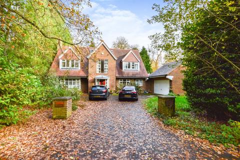 4 bedroom detached house to rent - Blackdown Avenue, Pyrford, Surrey, GU22