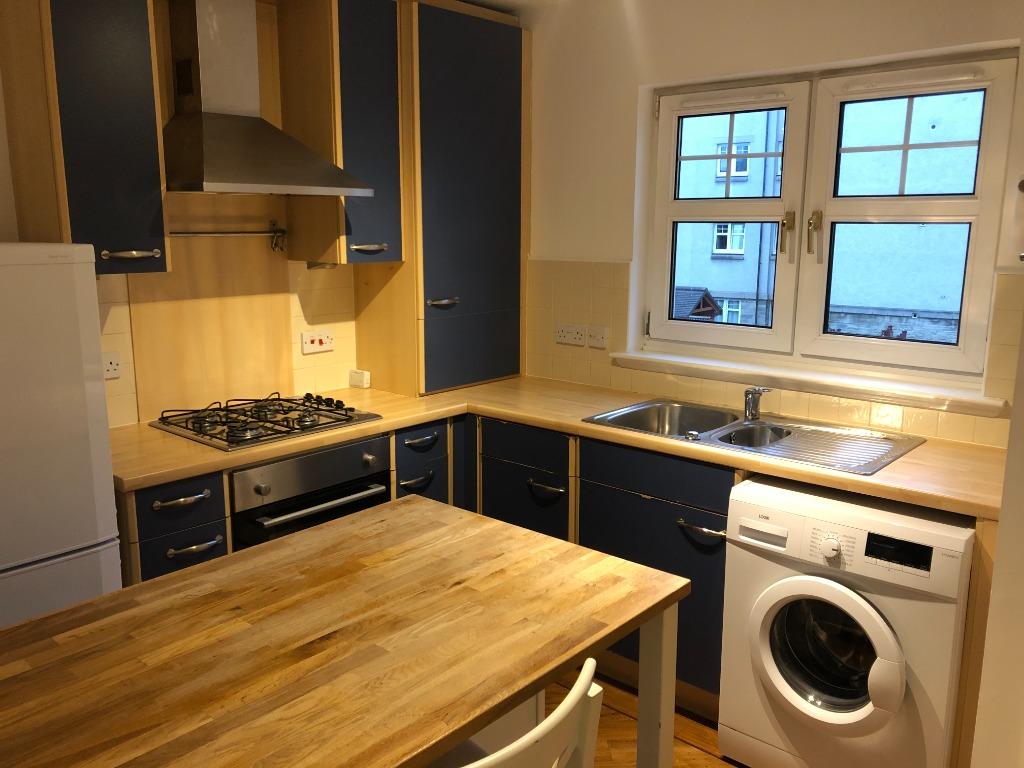 New Orchardfield, Leith Walk... 2 bed flat £925 pcm (£213 pw)