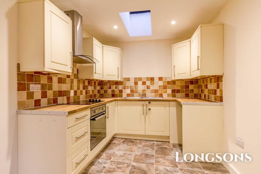 Plowright Place, Swaffham 2 bed flat £675 pcm (£156 pw)