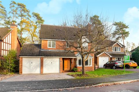 4 bedroom detached house for sale - Lupin Ride, Crowthorne, Berkshire, RG45