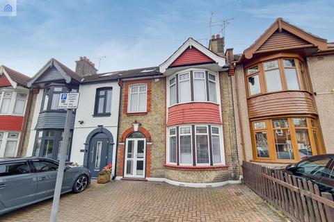 3 bedroom terraced house to rent, Suffolk Road, Barking, IG11