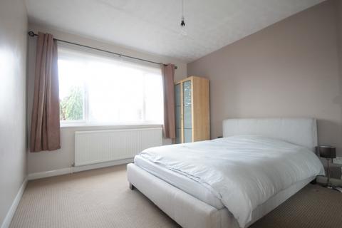 2 bedroom flat to rent, No Deposit Option, Acorn Court, Oaks Lane, Newbury Park / Ilford