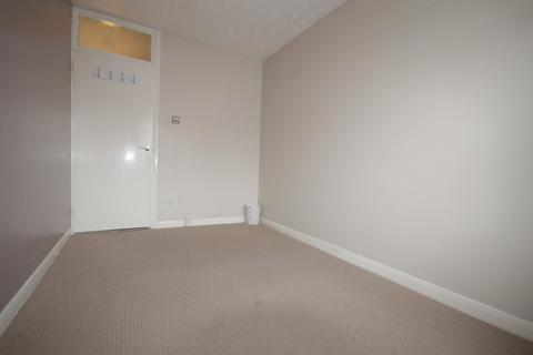 2 bedroom flat to rent, No Deposit Option, Acorn Court, Oaks Lane, Newbury Park / Ilford